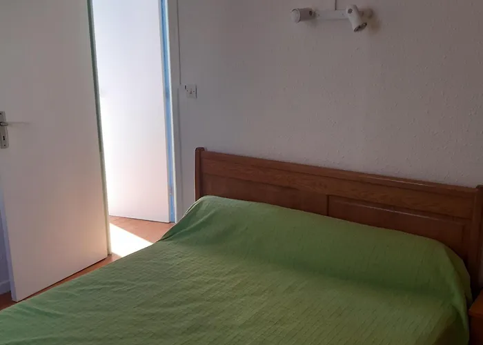 Villa Charmante T3 Mezzanine Climatisee Avec Piscine Et Parking Prive - 6 Pers., Port - Fr-1-798-41 *